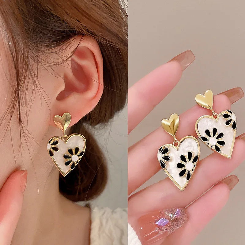 Vintage National Style Shell Daisy Double Heart Earrings for Women Girl Bridal Wedding Jewelry Gift Party