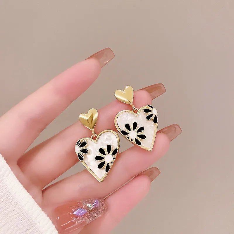 Vintage National Style Shell Daisy Double Heart Earrings for Women Girl Bridal Wedding Jewelry Gift Party