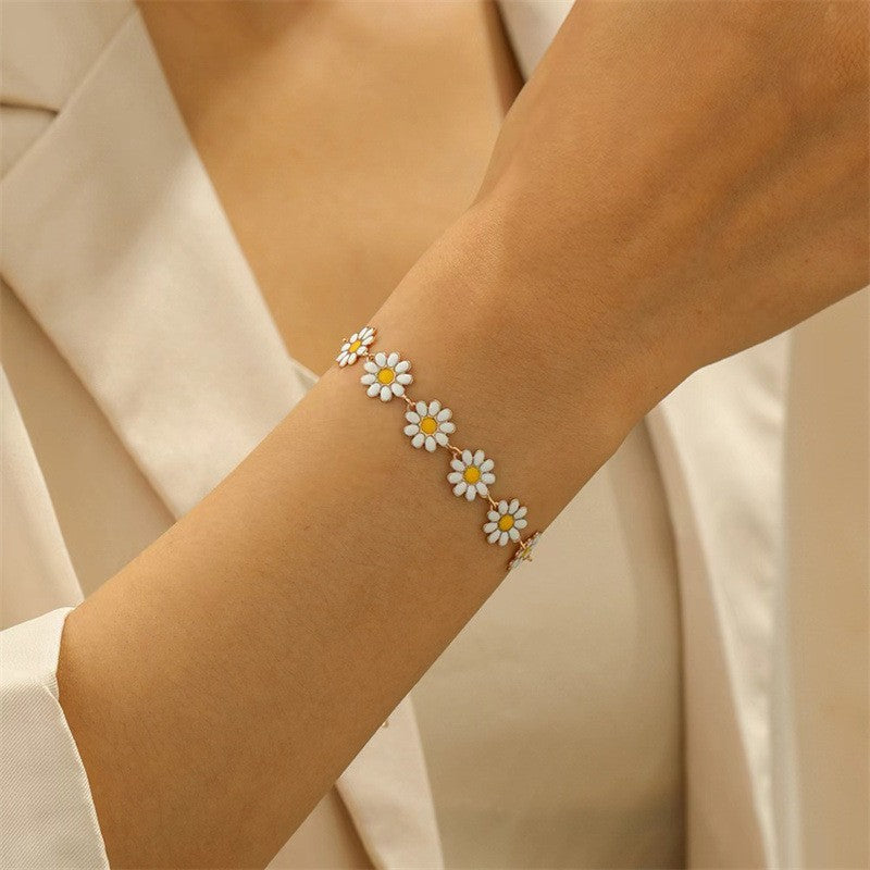 Daisy Bracelets and Necklaces for Women, Alloy Floral Chains in White or Multicolor Designs - White Flower Bracelet