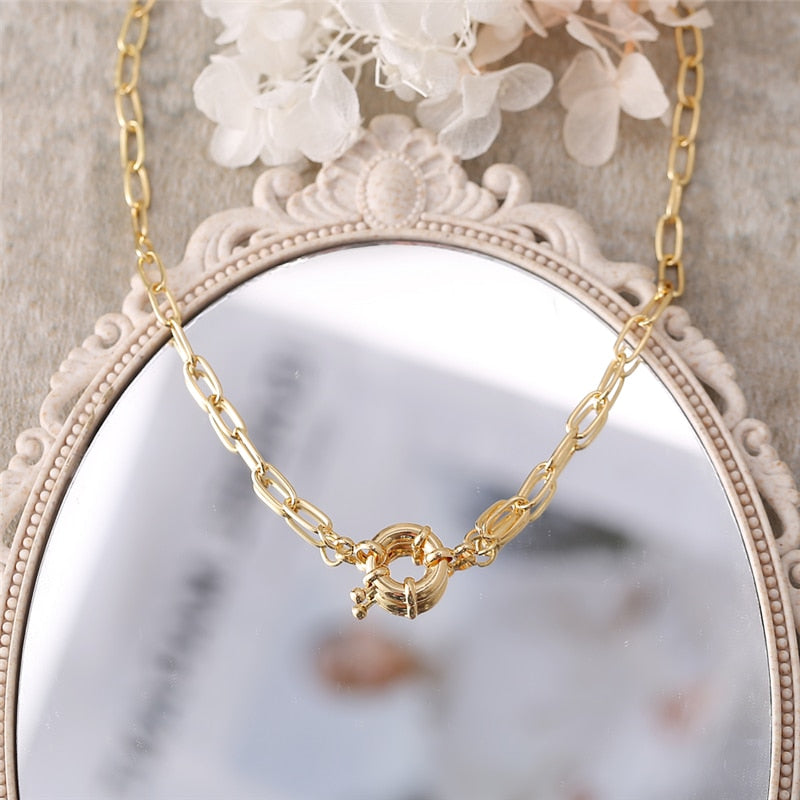 17KM Vintage Gold Irregular Circle Chain Pendant Necklaces For Women Lock Coin Pendant Necklace Party Jewelry Gifts