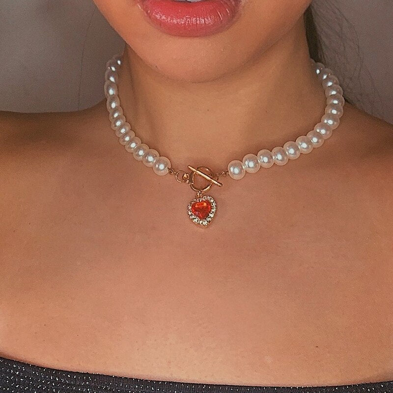 17KM Vintage Pearl Necklace For Women Retro Red Crystal Heart Pendant Pearl Choker Necklaces Gifts Jewelry