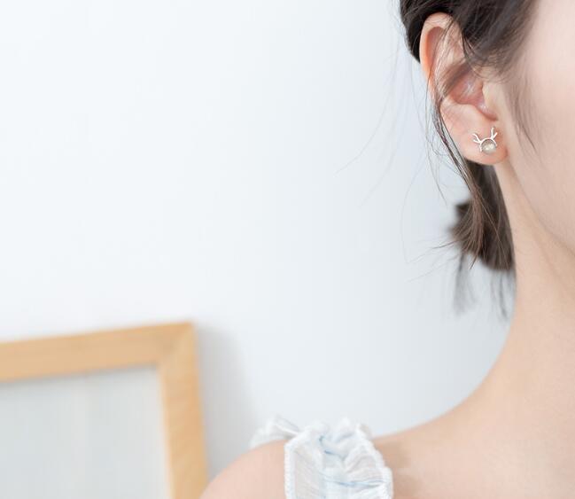 1pair Small Tinny Authentic Real 100% 925 Sterling Silver fine Jewelry Grey Natural Moonstone Antler Deer Stud Earrings GTLE2335