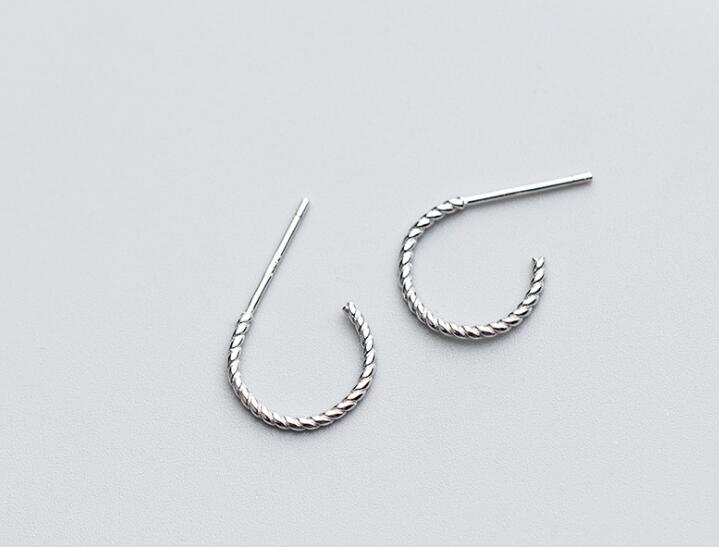 1pair new arrived Women's 100% REAL. 925 Sterling SIlver Fine Jewelry Geometric Twisted Half Round Stud Earrings GTLE2213