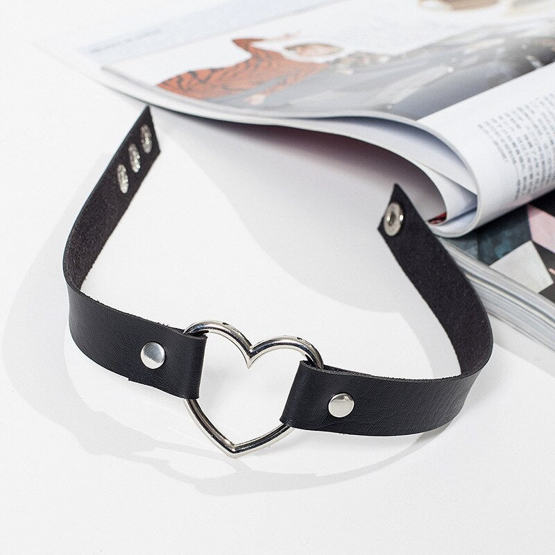 1pc Creative Choker Hip Hop Rock Collar Punk Goth Style Heart Rivet Decor Choker Leather Necklace Jewelry Accessories
