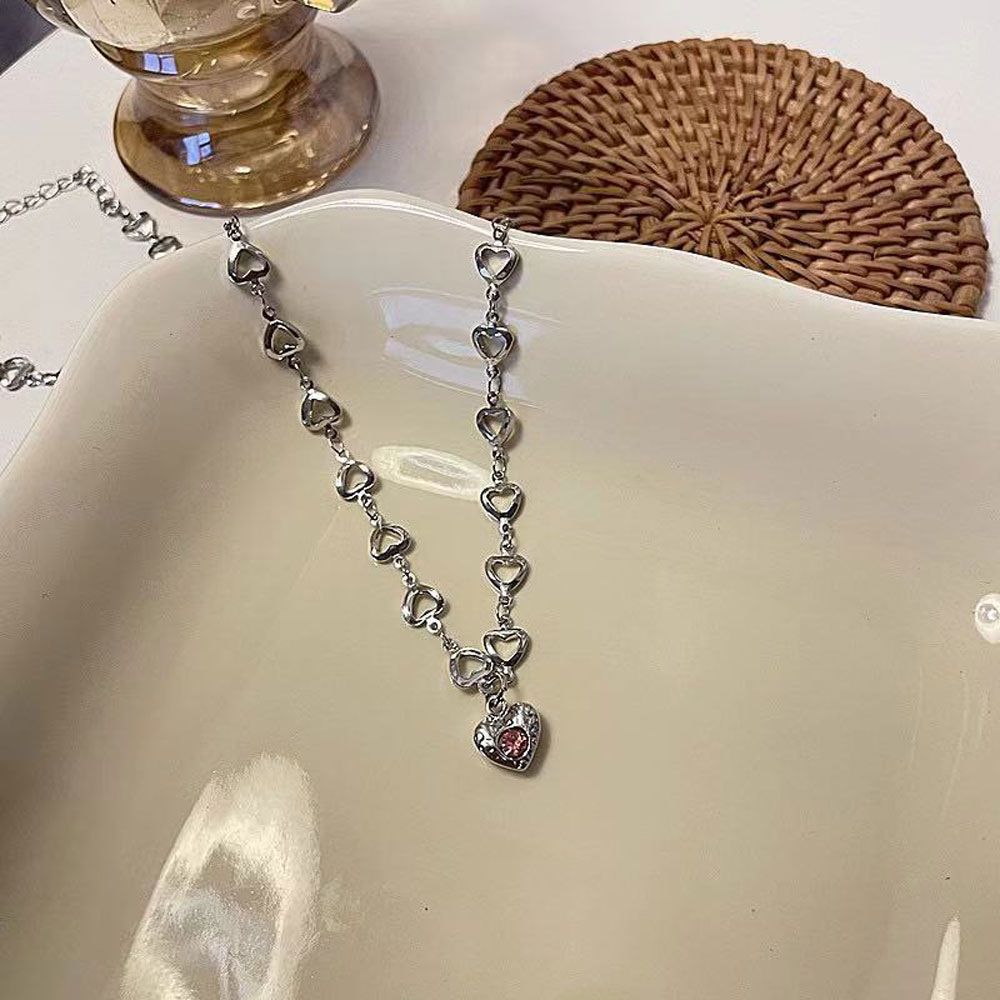 1pc Love Heart Necklaces Vintage Punk Jewelry Short Necklaces Women Girls Gifts 2022 New