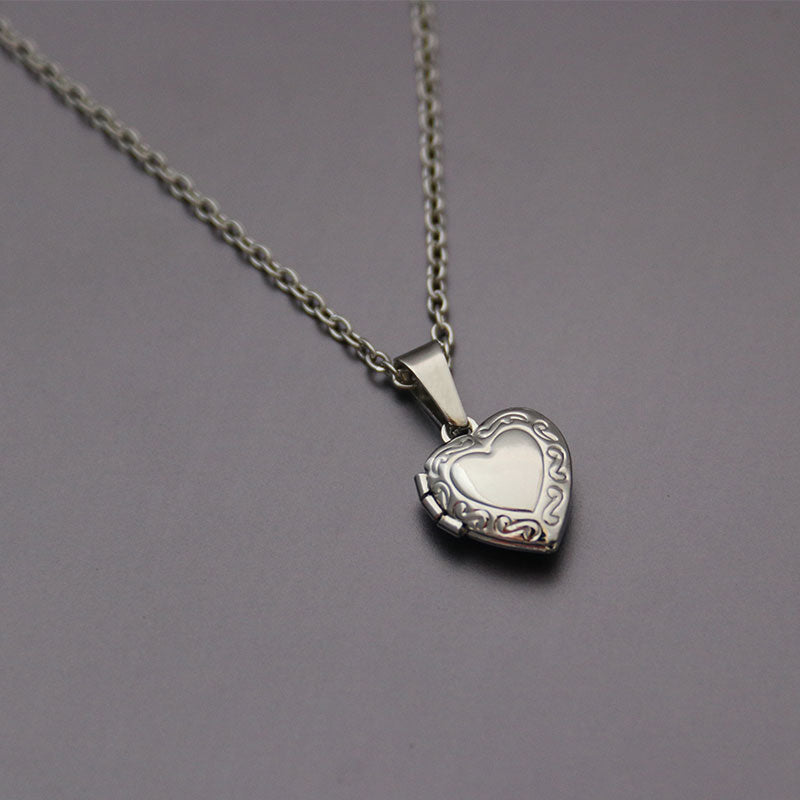 1pc Tiny Heart Photo Frame Pendant Necklace Love Heart Charms Floating Locket Necklaces Women Men Memorial Jewelry