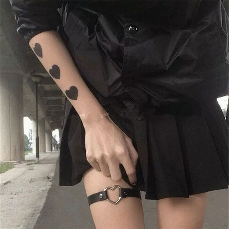 1pcs Charm Female Choker with Leg Punk Style Stainless Steel Heart Chokers Necklaces Hiphop Jewelry for Women Men Maxi Colar