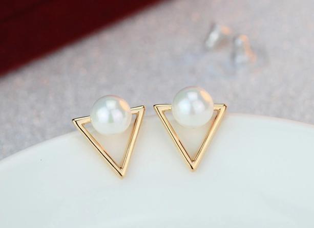 2020 Girl Simple Studs Earings Fashion Jewelry Triangle Pearl Earrings Brincos For Women Gold Perle Boucles D'oreilles Femmes