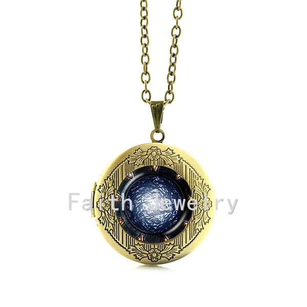 2020 Limited Collier Collares Dress Accessories Galaxy Surface Universe Space Jewelry Light Locket Pendant Out Of Perfume N 877