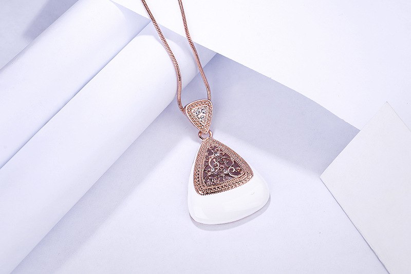 2020 Alloy jewelry item   Crystal from Swarovski Fine Jewelry For Women 3 Colors creative drop oil retro style necklace