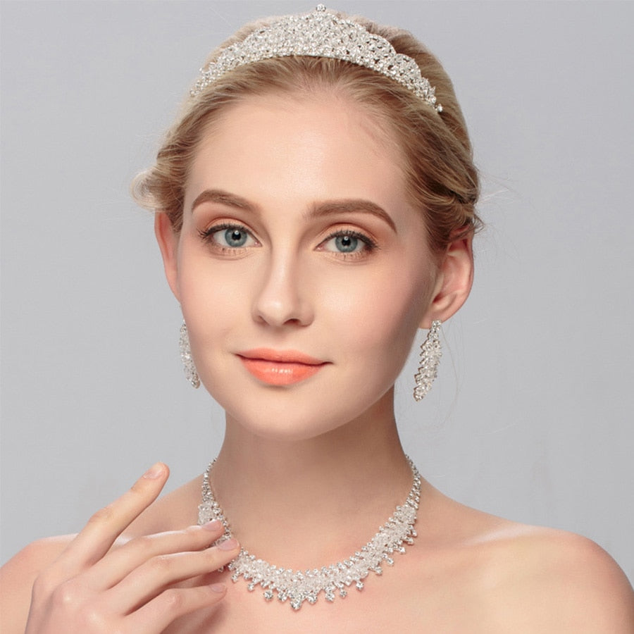 2020 Delicate Bridal Set Crown Necklace And Earrings Set Sprkling Rhinestone Crystal Handmade Wedding Jewelry Set Parting Gifts