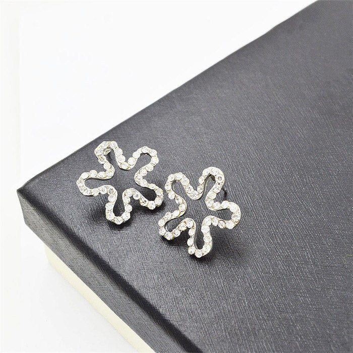 2020 Exquisite Silver Stainless Steel Stud Earrings Flower leaf Pearl Earrings for Women girls Fashion Minimalist Jewlery Gifts