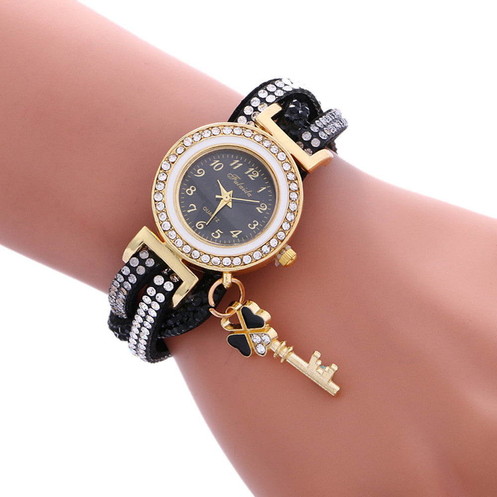 2020 Hot Sale Special Women Watches Luxury Wrap Around Padlock Diamond Bracelet Lady Woma Wrist Watch Gifts Fashion