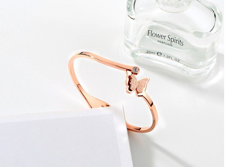 2020 New Crystal from Austrian Fashion jewelry Simple Hypoallergenic Fade Personality Snap Bracelets Fit DW Women Love Gift