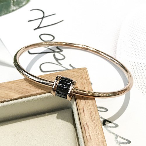 2020 New Fashion jewelry Crystal from Austrian Stylish and simple temperament titanium steel bracelet 4 Colors For Women