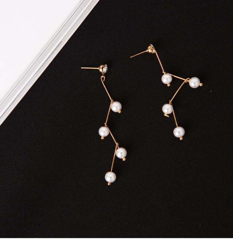 2020 New Korea Simple Tree Bent Design Pearl Earrings Fairy Wild Stud Earrings