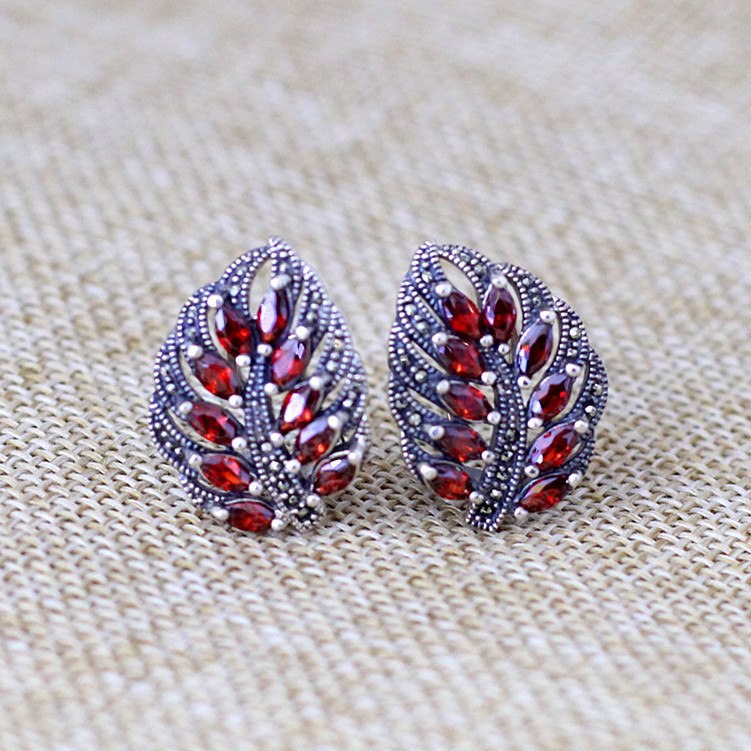 2020 New Rushed Brinco Elegance Fashion Items Thai Earrings Wholesale S925 Pure Ornaments Garnet Leaf Ear Clip Jewelry