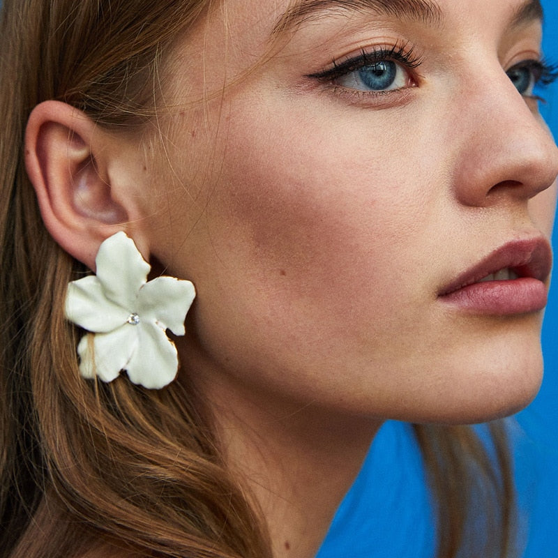 2022   Jewelry Summer style Cute white Flower stud Earrings For Women Statement Earrings Bohemian Ear