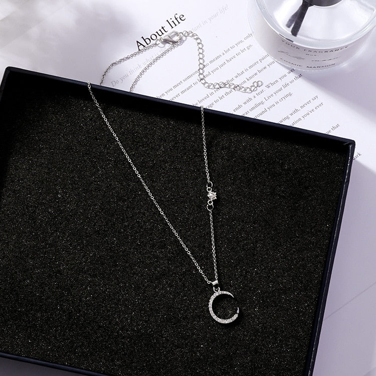 2020 Popular Simple Fashion Korean Style Necklace Metal Moon Rhinestone Pendant Chokers Necklaces For Women Cute Gift