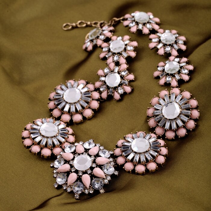 2021 Chic Factory Statement Jewelry Elegant Joyeria Resin Glass Alloy Big Pink Flowers Necklaces For Women Gifts