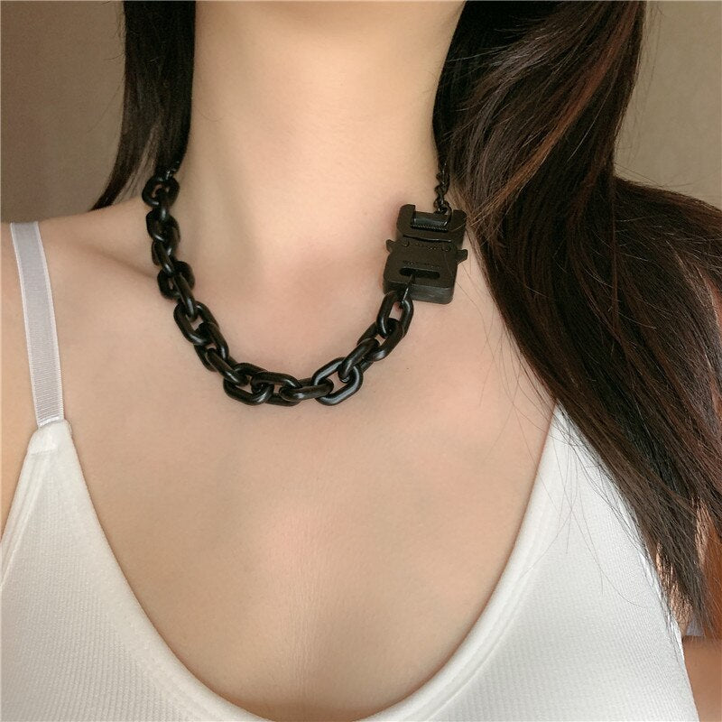 2021 Hiphop Matte Black Chains Chokers Necklaces for Women/Men Rock Jewelry Big Clasp Pendant Necklace Chunky Bijoux