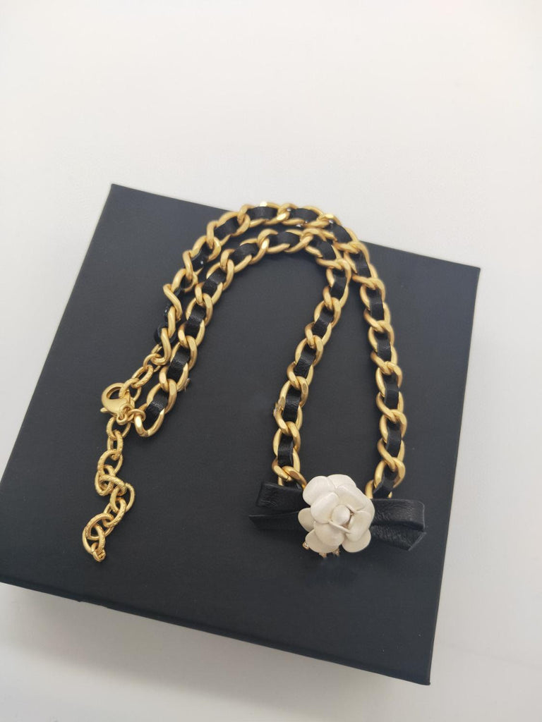 2021 Brand Jewelry  Women Vintage Chain Leather Link Flower Chain Necklace Party Fine Tassel Pearls Choker