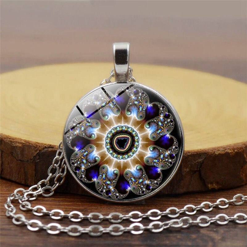 2022 Men and Women Couple Gift Mandala Time Gem Glass Dome Pendant Necklace Retro Style Silver Color White Brown Sweater Chain