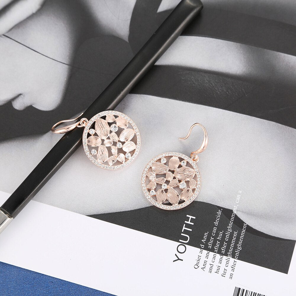 2022 Design Irregular Oval Flower Drop Earring For Woman Gold Color Clear White Crystal Round Elegant Earring Women Jewelry