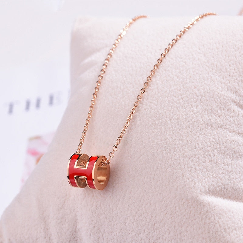 2021 popular  star style brand titanium steel H necklace female classic girl jewelry, trendy