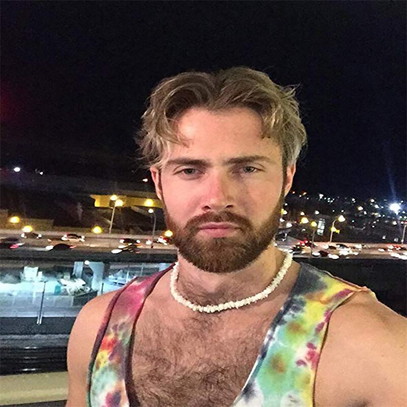 2022 Bohemian Natural Puka Shell White Color Irregular  Chip  Choker Necklace For Women Men Collares De Moda Kolye Sale