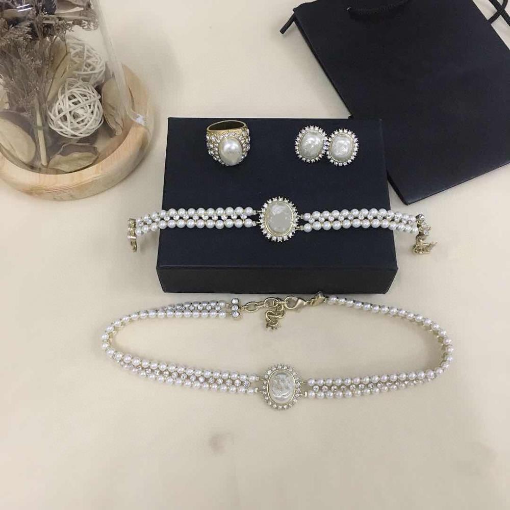 2021 Brand Women Vintage Big Oval Pendants Pearls Chain Necklace Party Fine Jewelry