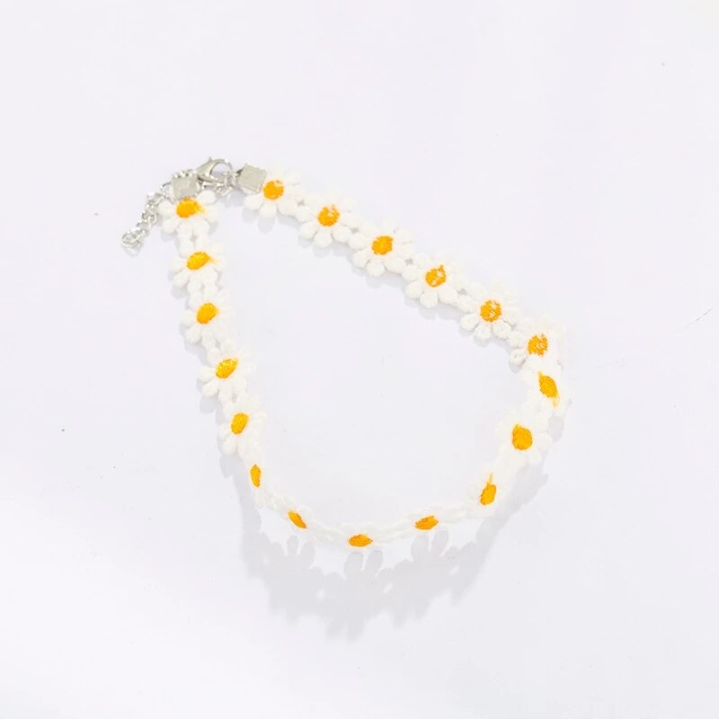 2021 Classic Daisy Collar Ladies Lace Collar Party Casual Boho Style Yellow Flower Hippie Necklace White Jewelry