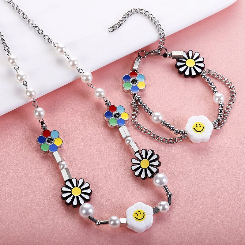 2021 Hip Hop sunflower Smile Face Pearl Choker Necklace for Women Men daisy Punk Neck Chain Clavicle Chain korean Collar
