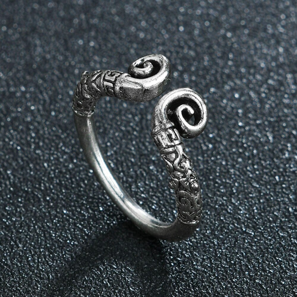 2021   Retro Leaf/Wolf/Snake/Skull Pattern Vintage Ring Anniversary Gift High Quality Punk Unisex Male Party Jewelry