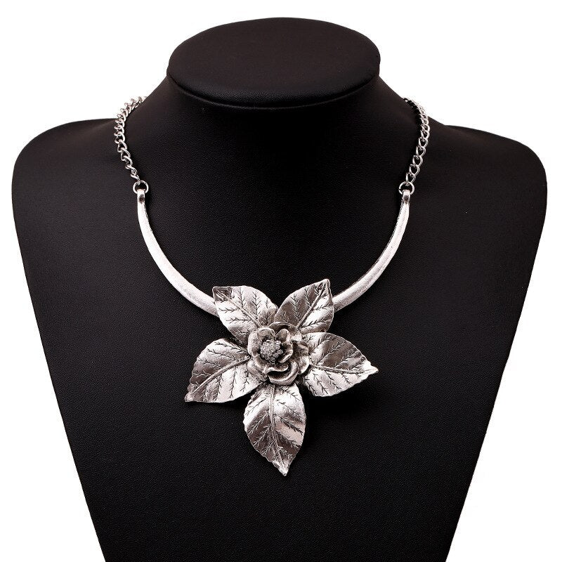 2022 Vintage Alloy Necklace For Women Retro Gold/Silver Plated Big Flower L Pendant Necklace Choker Necklaces XLL110