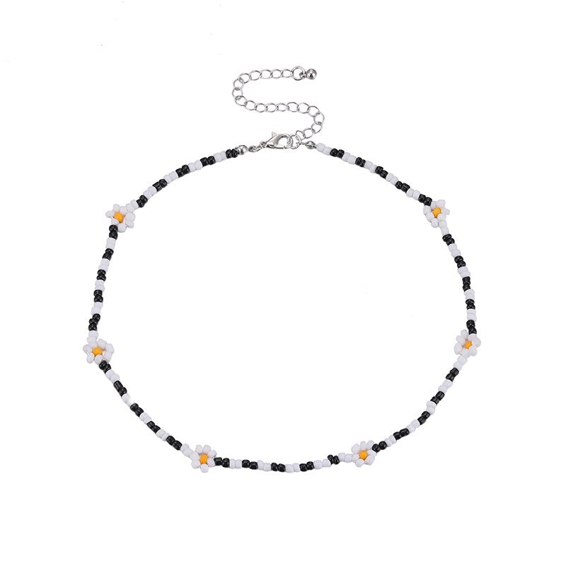 2021  Korea Lovely Daisy Flowers Colorful Beaded Boho Statement Short Choker Necklace for Women Vacation Jewelry