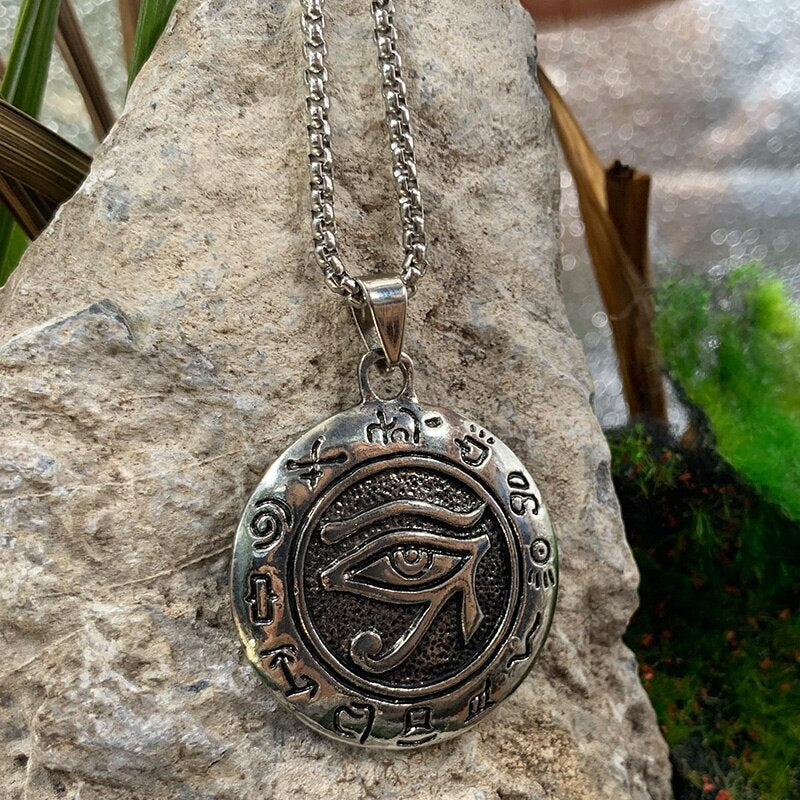 2022 Retro Viking Rune Horus Eye Round Pendant Necklace Men's Metal Titanium Steel Jewelry Accessories Party Gift