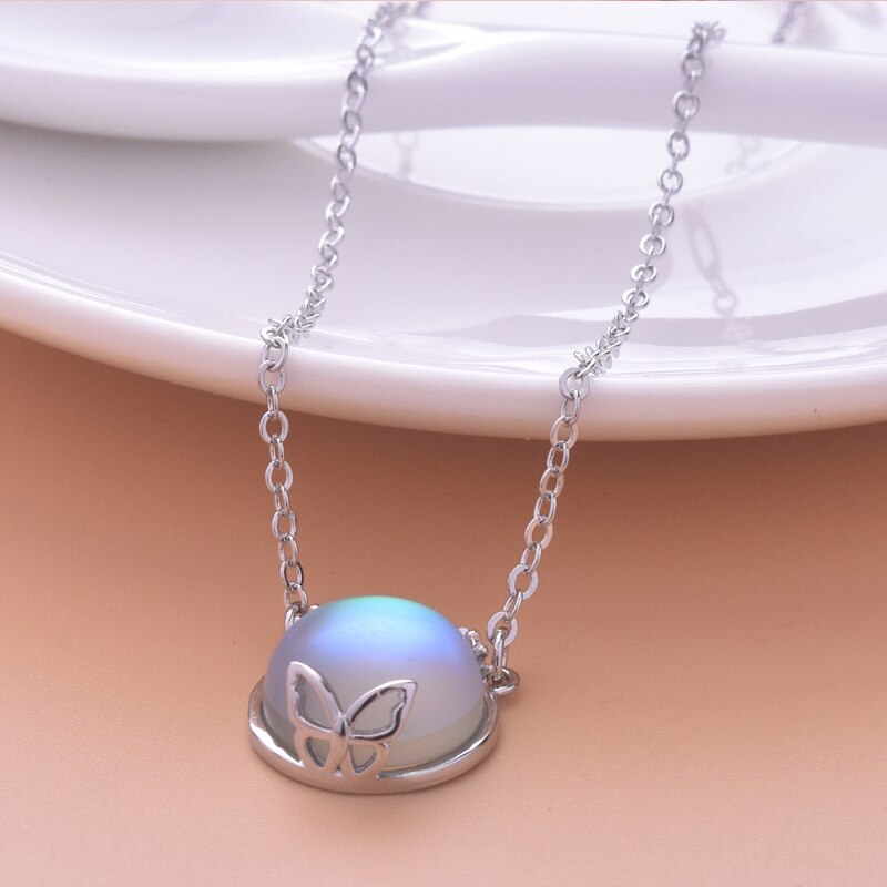 2022 Round Blue Aurora Stone Inlaid Pendant Women's Necklace Metal Clavicle Chain Accessorie Party Jewelry Girl Gift