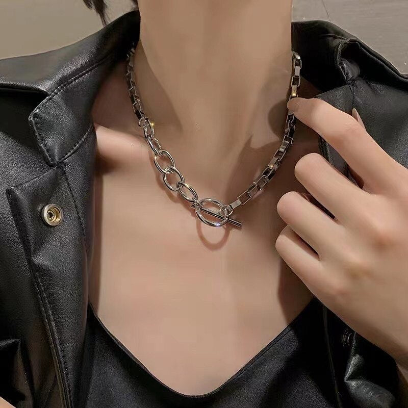 2021 Trendy Hip-Hop Sweater Chain For Couples Metal Basic Punk Link Chain Personality Vintage Clavicle Chain Black Gold Tone