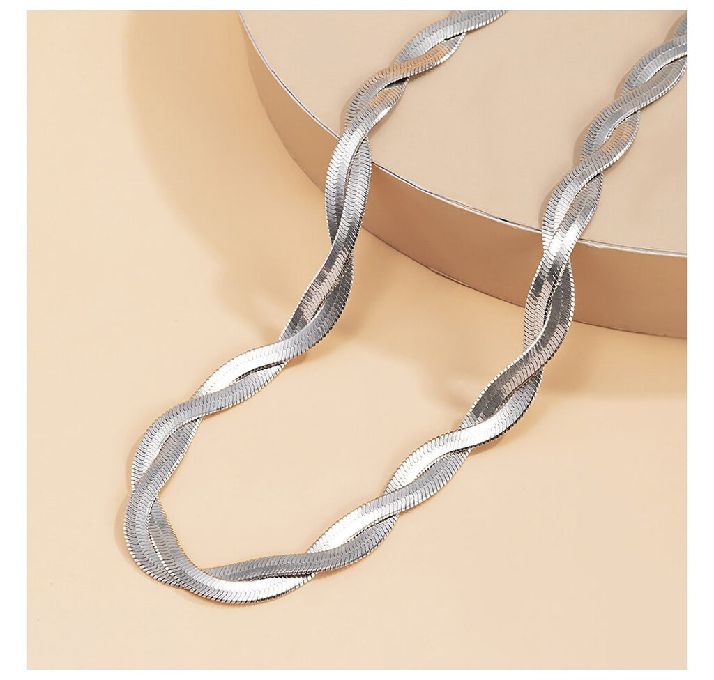 2021 Unique Twisted Snake Chain Necklace for Women Sexy Vintage Flat Blade Aircraft Clavicle Link Choker Necklace Jewelry Bijoux