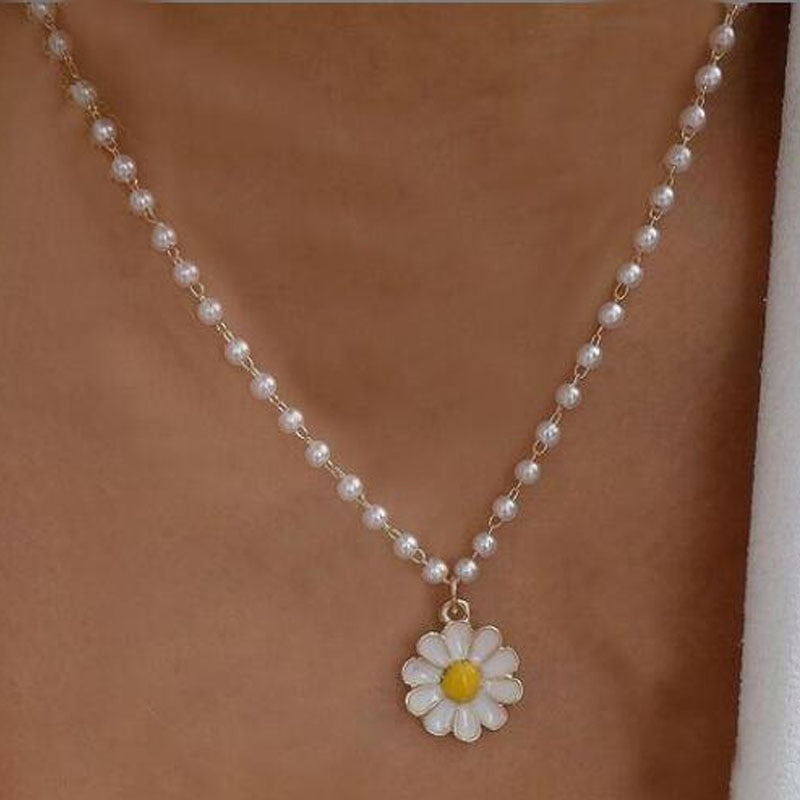 2021Trend Elegant Jewelry White Imitation Pearl Chain Oil Flower Pendant Necklace Unquie Women Necklace  чокер