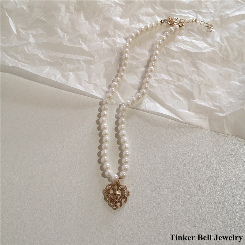 2022 Kpop Vintage Baroque Aesthetic Hollow Out Love Heart Pendant Zircon Pearl Chain Choker Necklace For Women Bff Party Jewelry