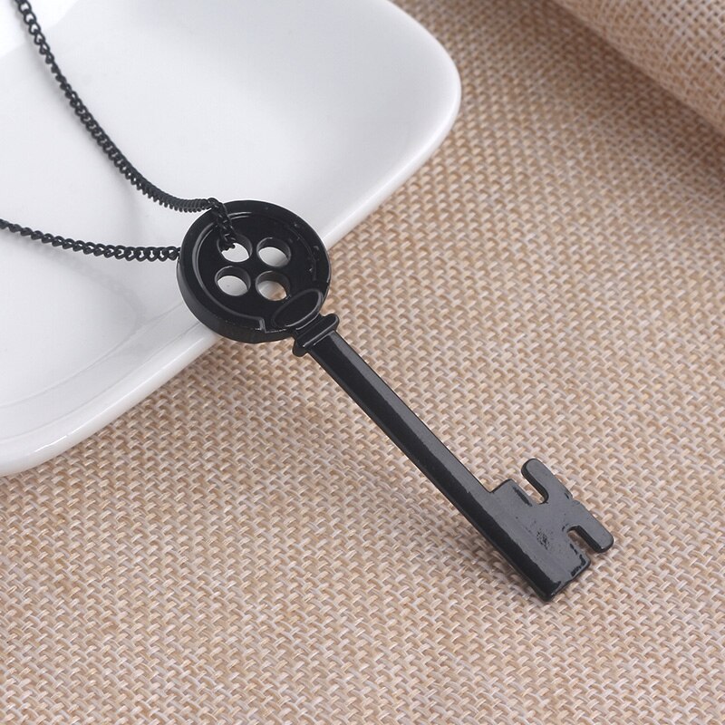 20Pcs/Lot Horror Movie Coraline Necklaces The Secret Door Black Button Key Skull Pendant Necklace Halloween Jewelry