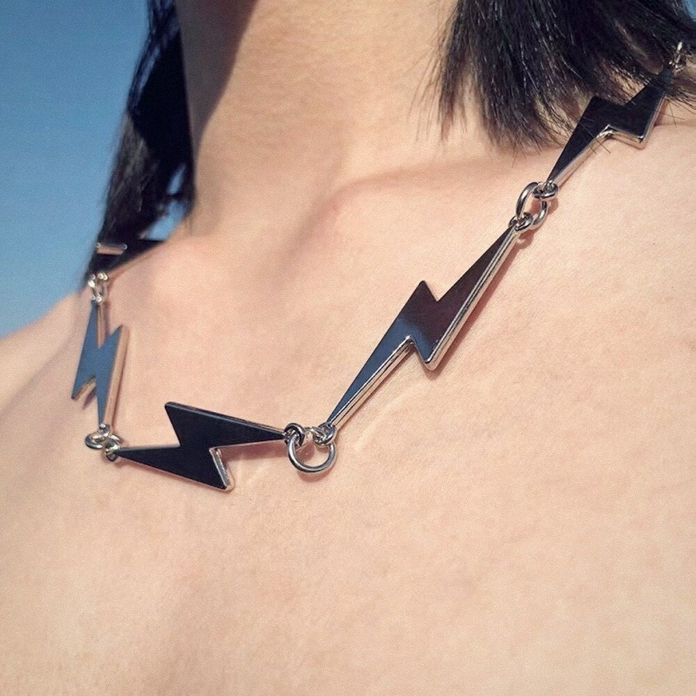 21European and American trend men and women party hip hop rock lightning design necklace male street clavicle chain