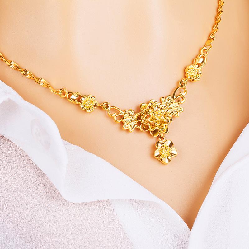 24K Gold Plated Women's Flower Necklace Sand Gold Bride Wedding Chain Retro one-piece Brass Gold-plated Female Clavicle Chain