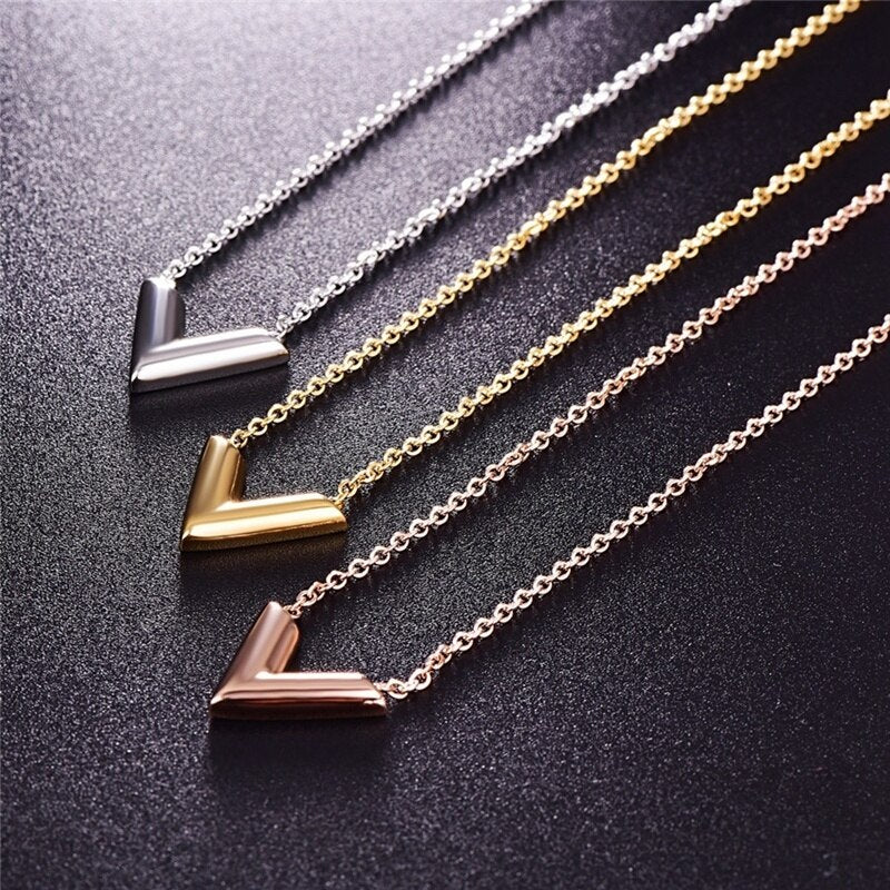 26 Letter V Pendant Necklace Women's Necklace Metal Pendant Accessories Party Jewelry Three Colors