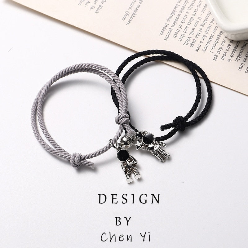 2pcs / Set Magnet Attracts Astronaut Charm Couple Bracelet Best