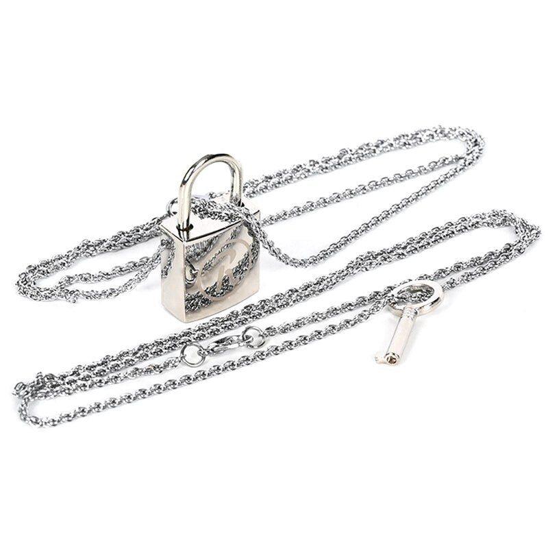 2pcs/set Anime Ai Yazawa NANA Lover's Key&lock Metal Pendant Cosplay Accessories  Necklaces