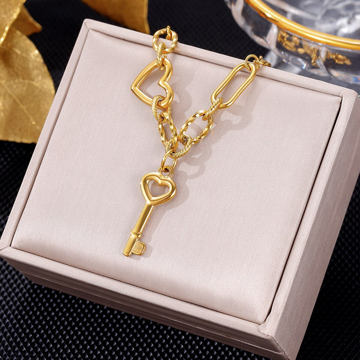 316 Stainless Steel Trendy Key Lock Pendant Heart Necklaces For Women Temperament Wild Clavicle Chain Jewelry Accessories