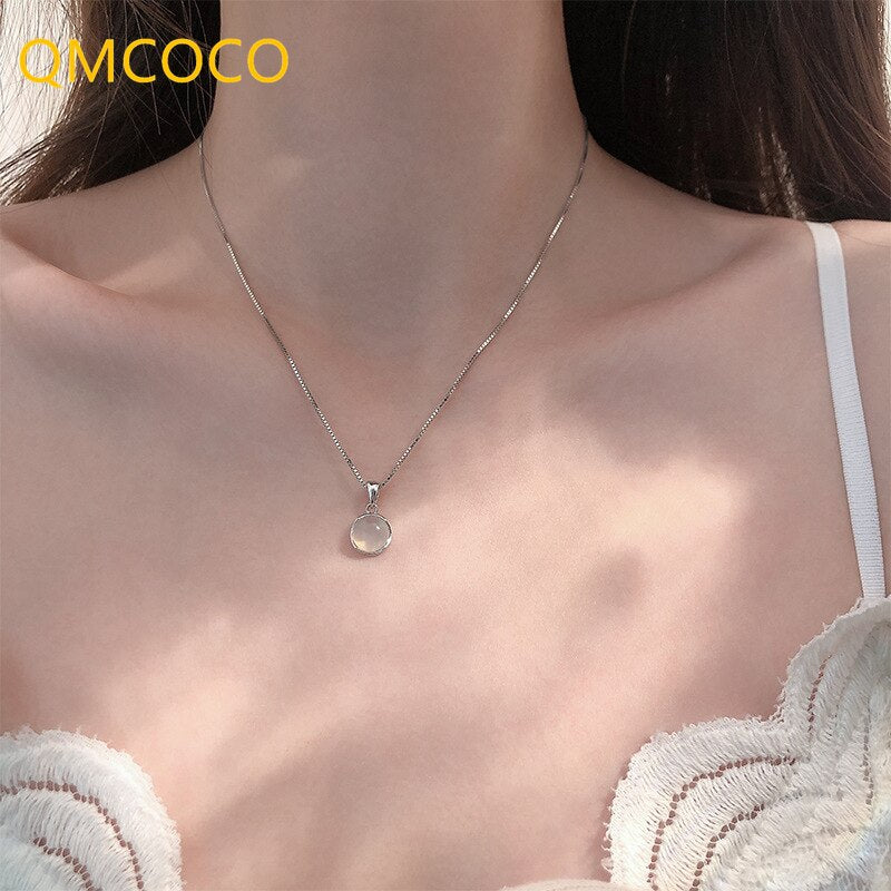 925 Silver Round White Crystal Pendant With Simple Retro Design Women Collarbone Chain Light  Senior  Birthday Party Gifts